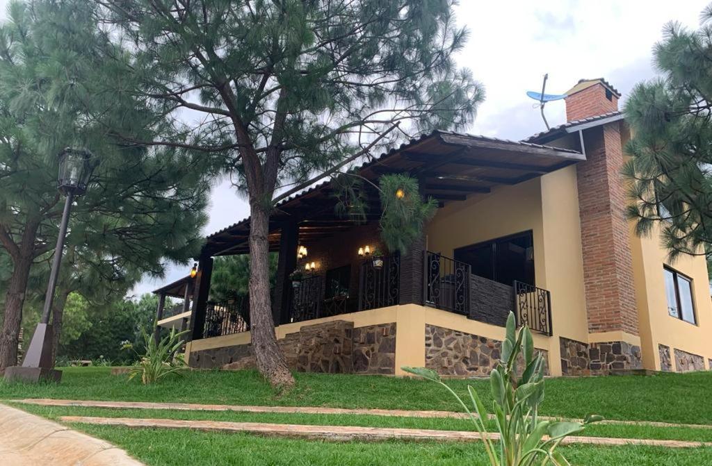 Cabana No.6 Puerta Del Bosque Mazamitla. Luaran gambar